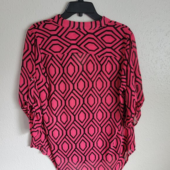 Signature Studio Top - Picture 2 of 9